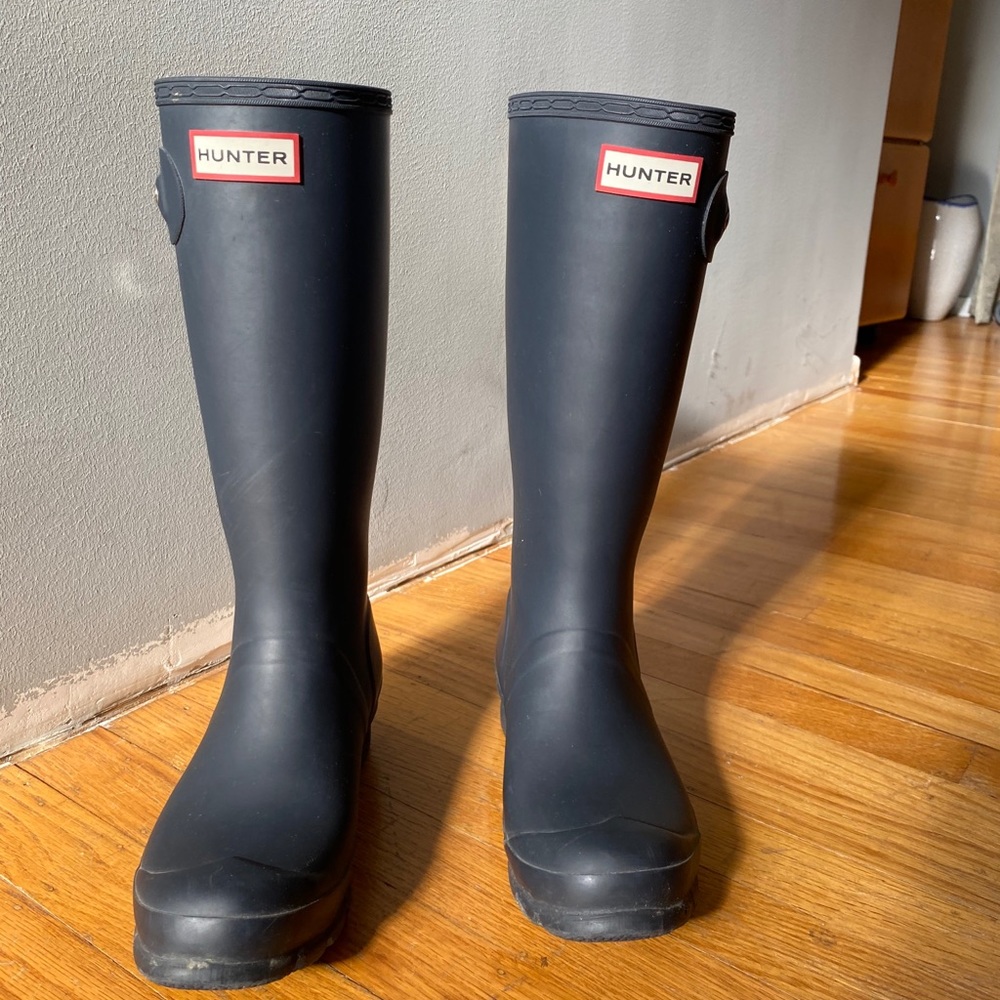 Navy blue hunter rain boots